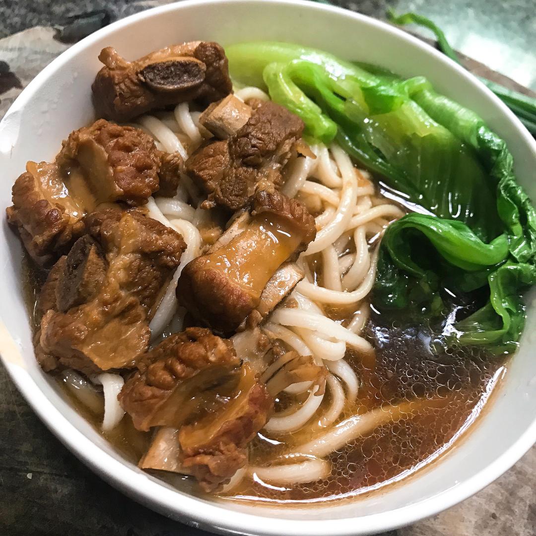 红烧排骨面