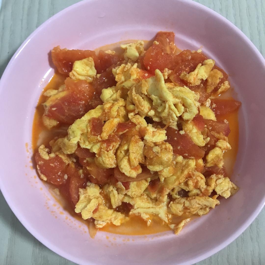fqq一个人做的西红柿炒鸡蛋