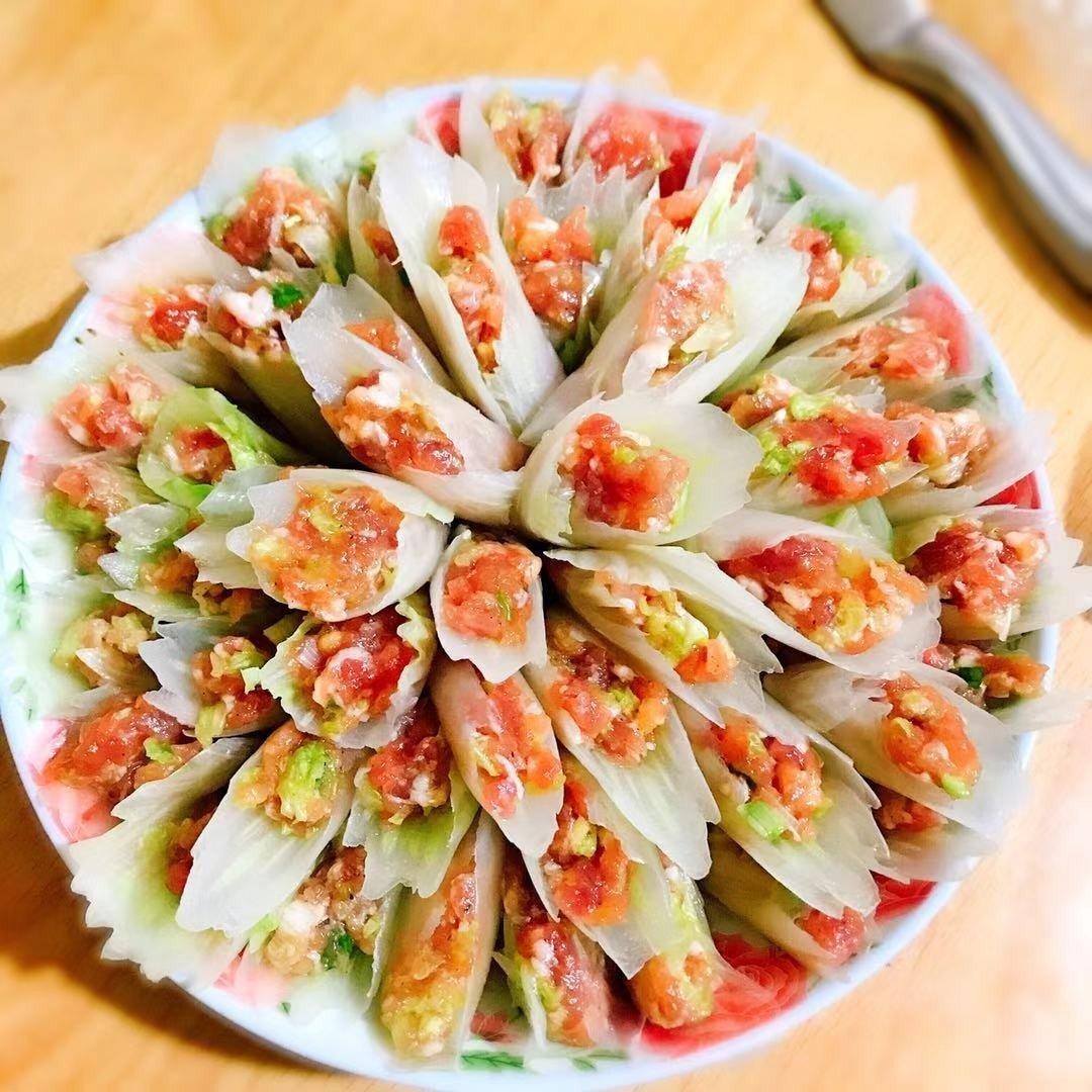 花开富贵 乱叫做的花开富贵 赞 肉馅(梅肉),葱,姜,生抽,耗油,糖,五香