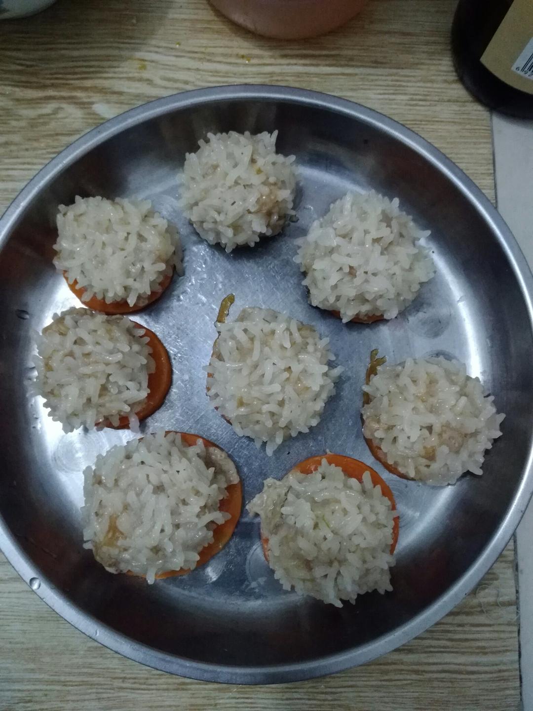孩子很爱吃一直喊好吃,好吃,还没来的及摆盘,娃都吃了六个了 赞 糯米