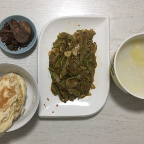 小主和老同志的美食签到册