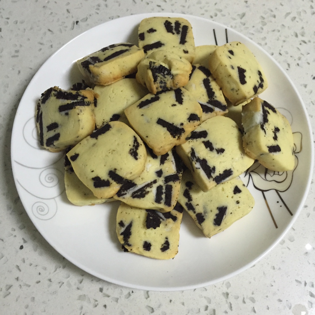 这里是小小小雅茜呀做的奥利奥奶酥饼干