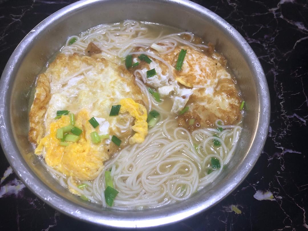 荷包蛋清汤面15分钟快手早餐