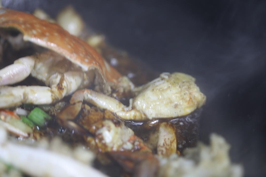 蟹炒年糕的做法 步骤5