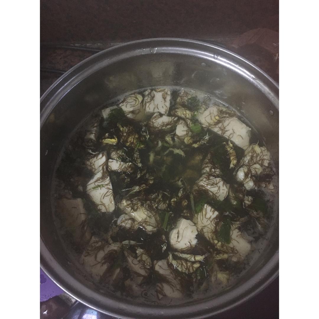 悦耳倾心做的发菜豆腐汤