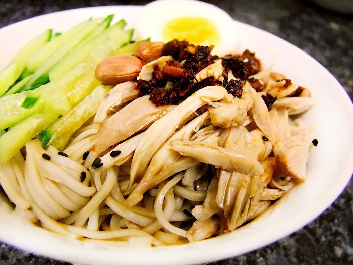 酸辣鸡丝凉面