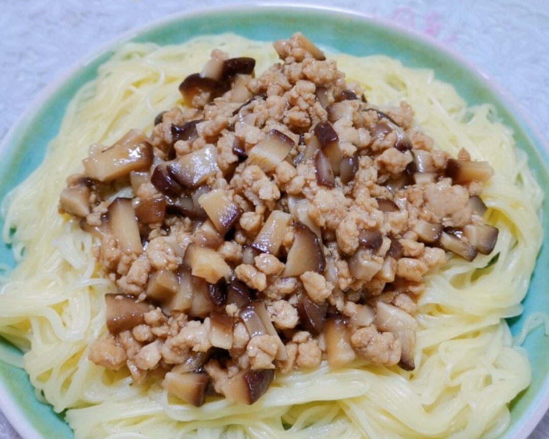 猪肉宝宝面条宝宝酱油水淀粉宝宝辅食:香菇肉末拌面的做法上传你做的