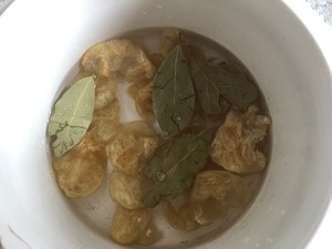 【内含多项核心专利技术】【低碳·简易·懒人·快手】花胶/鱼胶/鱼泡最简单最全吃法——花胶奶冻、花胶慕斯、花胶寿司、花胶冰淇淋、花胶饺、花胶意面/凉粉/凉皮、花胶珍珠等(不用泡发,不用剪切、不用看火)(附送炖锅/水壶等不锈钢厨具养护大法,用七年也光亮如新)的做法 步骤2