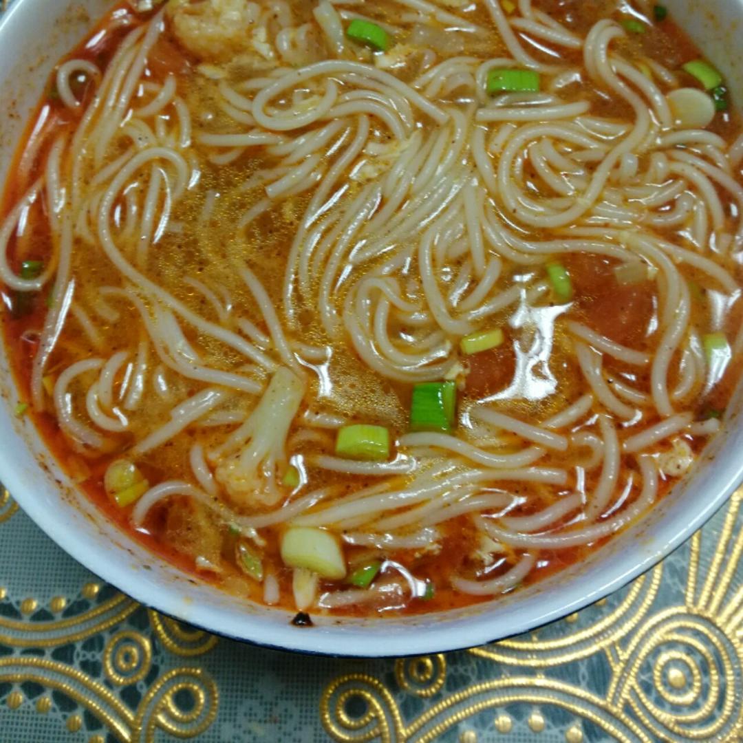 伱不是莪丶自然不懂莪_zu3c做的香辣酸汤面