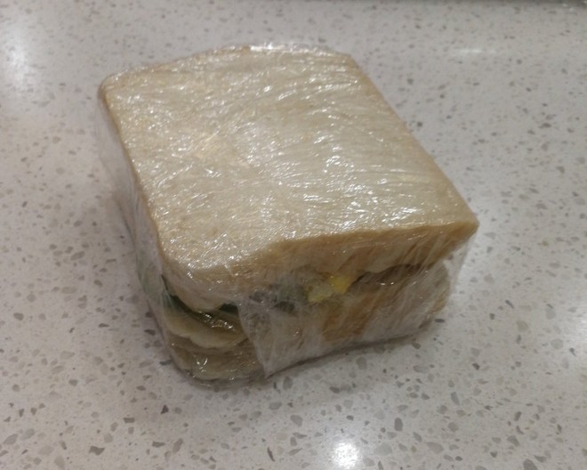 健康牛油果煎蛋三明治的做法