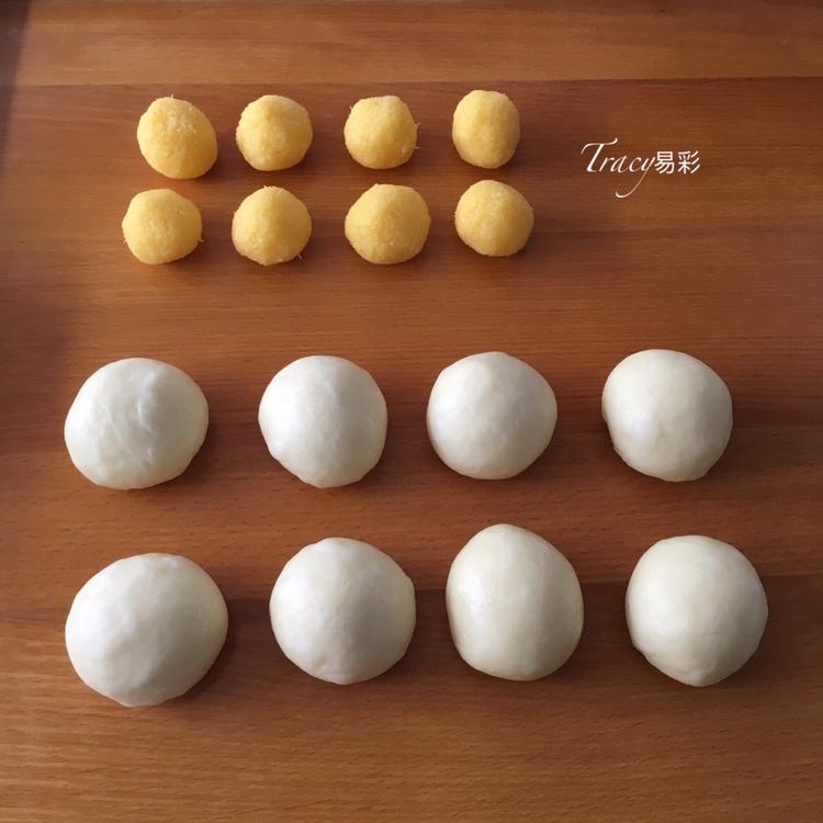 椰蓉小面包