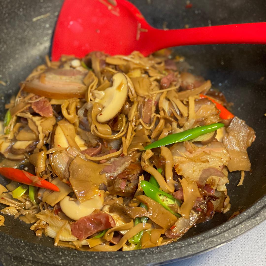 笋干香菇炒腊肉