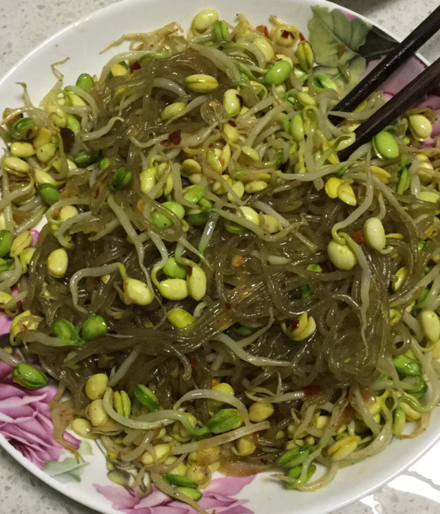 枕格做的豆芽炒粉丝