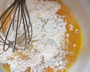 纸杯蛋糕(6寸蛋糕的量)的做法 步骤3