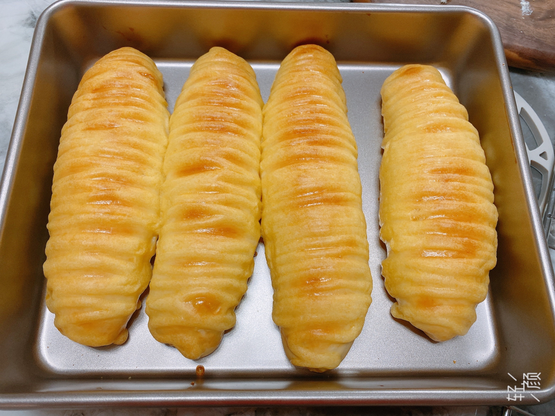 ailsa花做的面包房里最受欢迎的毛毛虫面包