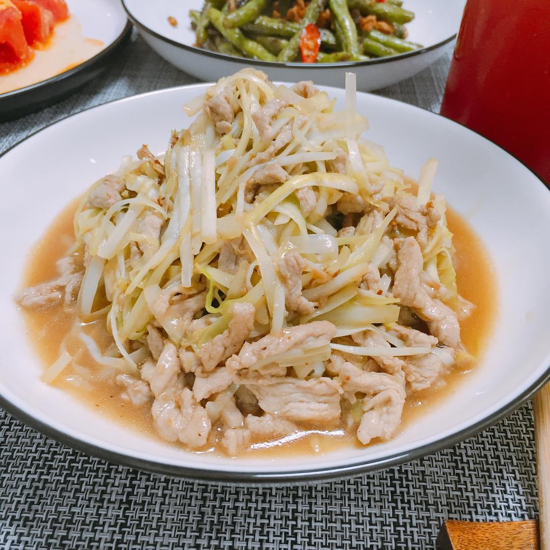 ll猪做的肉丝炒蒜黄