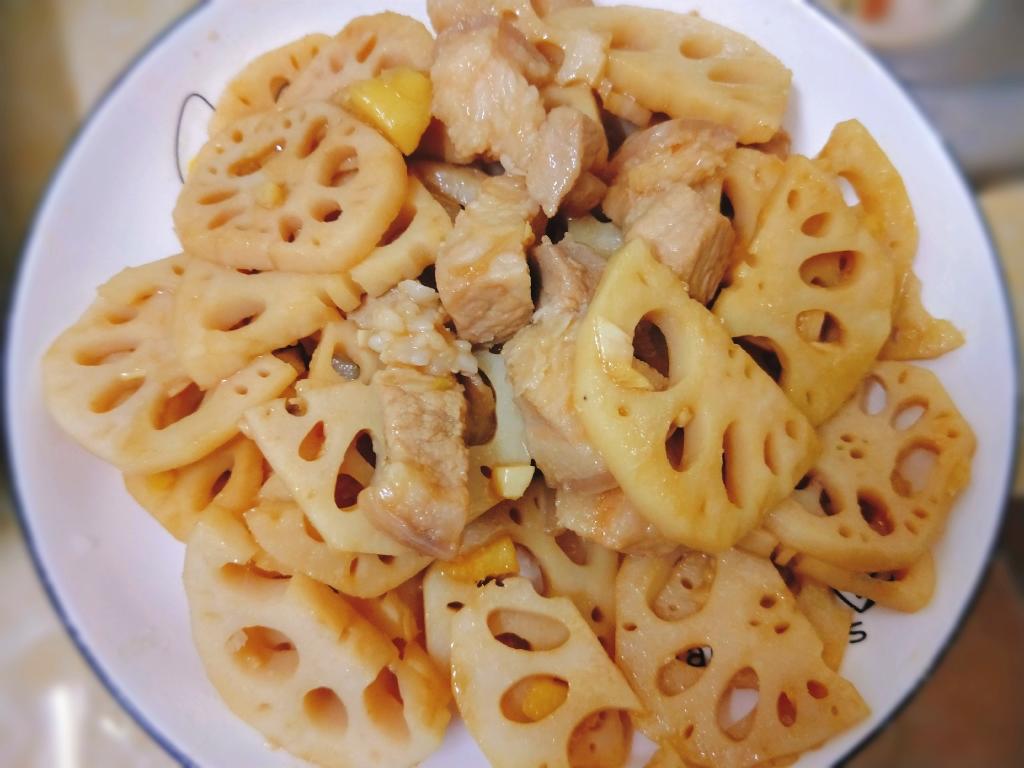 香脆莲藕炒肉片