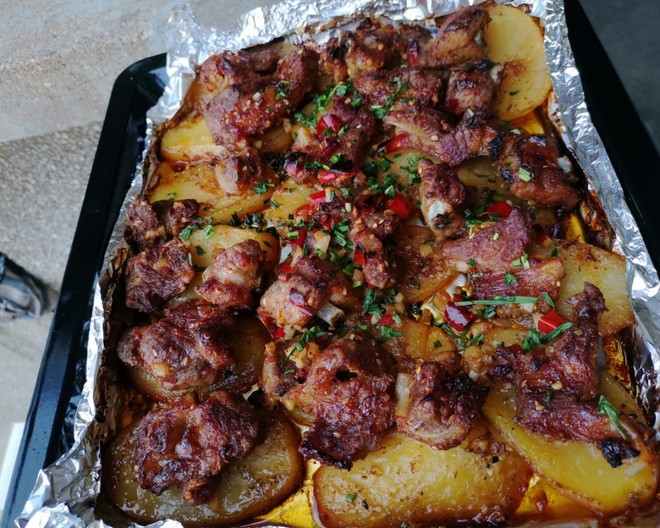 土豆烤肉烤排骨的做法