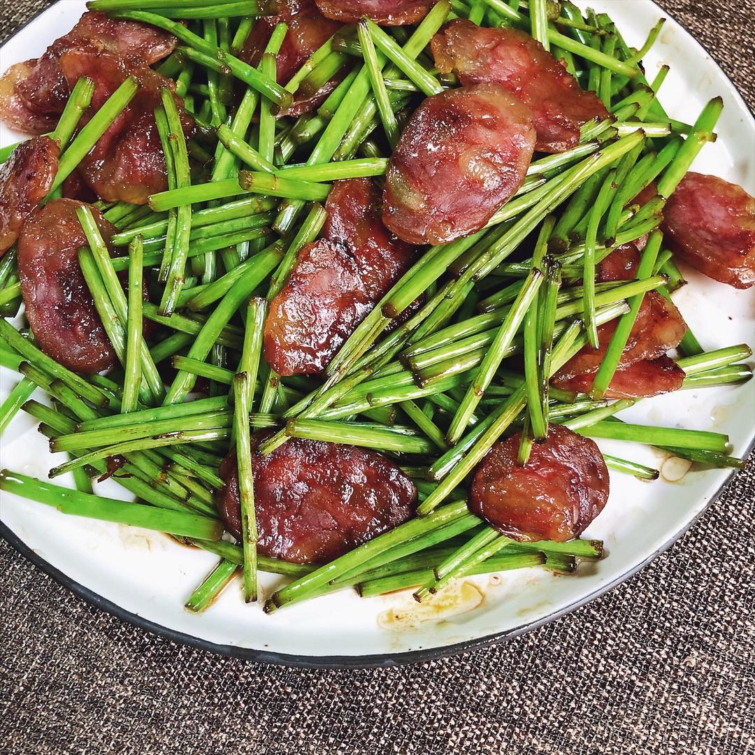 彭瘦瘦做的泥蒿炒腊肉