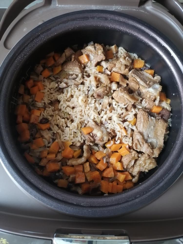 一次成功的排骨煲仔饭电饭煲