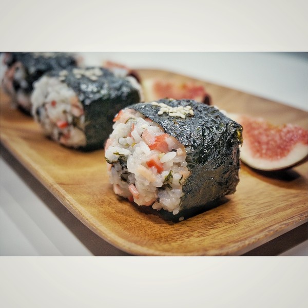 【金枪鱼芝麻手捏饭团图片】小馒头-11_下厨房