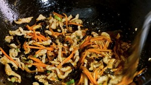 正宗鱼香肉丝的做法 步骤8