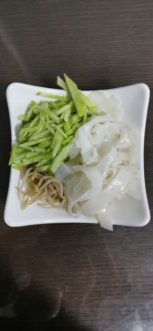 网红凉皮水洗版的做法 步骤4