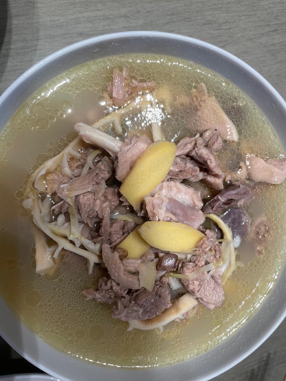笋干老鸭煲