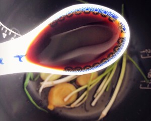 合集:简易电饭煲/电饭锅硬菜——蜜汁肋排、蜜汁五花肉(酱汁肉)、蜜汁叉烧、咸蛋黄叉烧(铜钱叉烧)、三杯鸡(酱油鸡)、三杯鸭(酱油鸭)的做法 步骤1