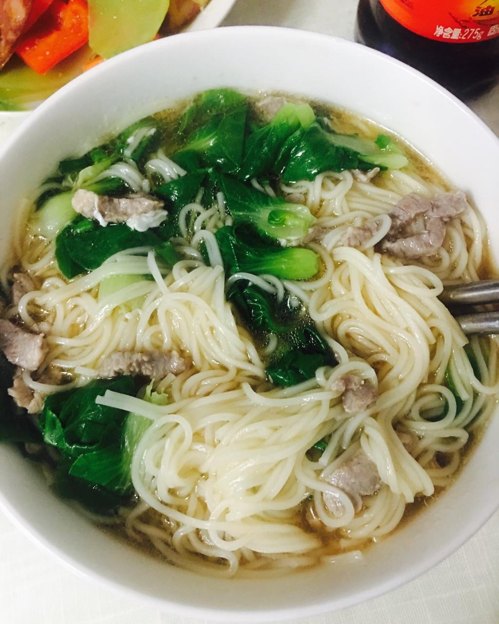 超好吃的青菜肉丝面