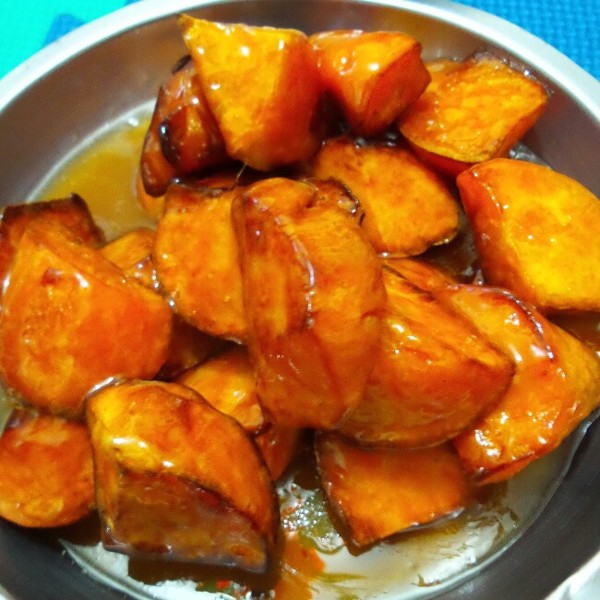 家常菜 拔丝地瓜 幸福的宝贝做的拔丝地瓜 赞 黄壤地瓜,绵白糖,花生