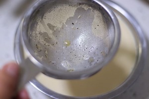 红茶布丁（免烤）——奶茶的完美替代品的做法 步骤5