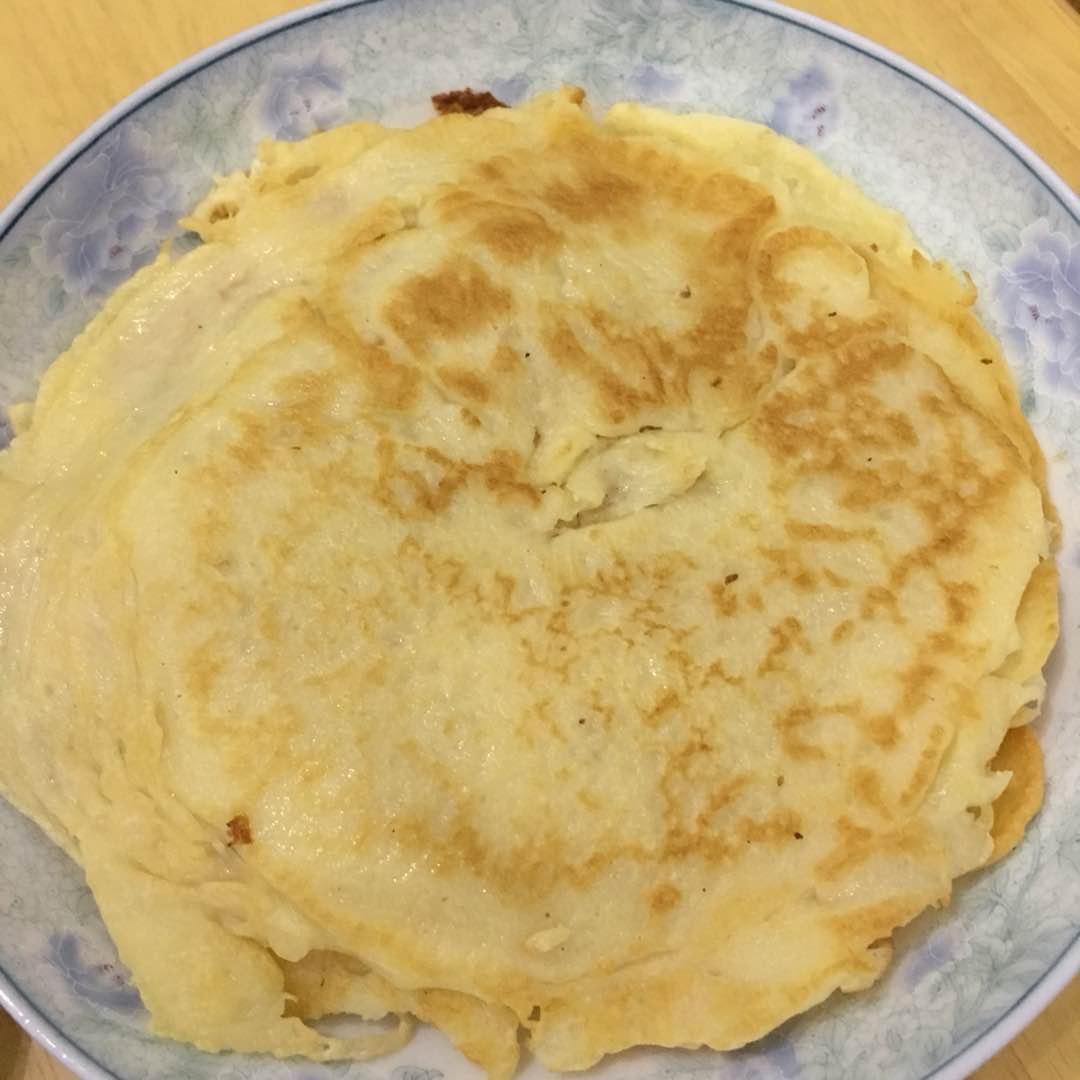 饼 鸡蛋饼 姜喵做的鸡蛋饼  赞 鸡蛋,面粉,淀粉或糯米粉,牛奶,巧克力