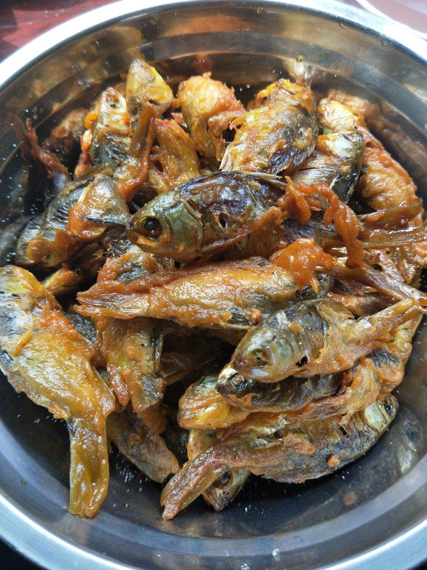 芊芊_n78s做的酥炸野生小鲫鱼