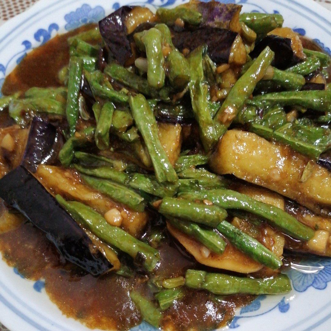 慕容凝萱做的豆角烧茄子
