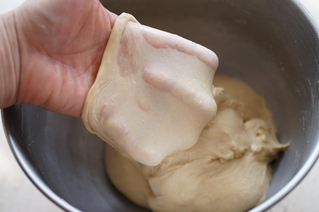 【绵软红糖流心吐司的做法步骤图，怎么做好吃】哈奇0328-制作