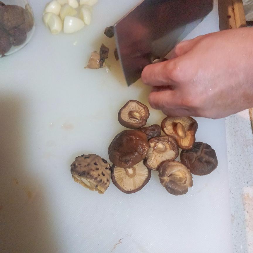 来一只美味荔枝皮烤土鸡