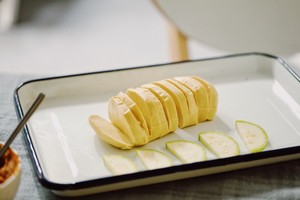 味增豆腐纯素三明治的做法 步骤2