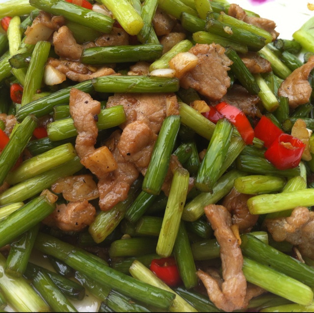 愈久愈好做的蒜苗炒肉丝