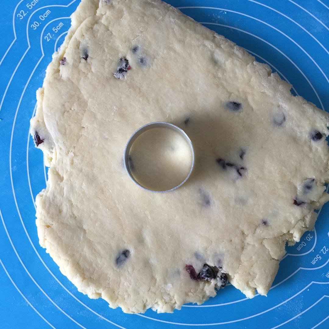 【超级快手美味的英式司康的做法步骤图】柳飘扬-制作