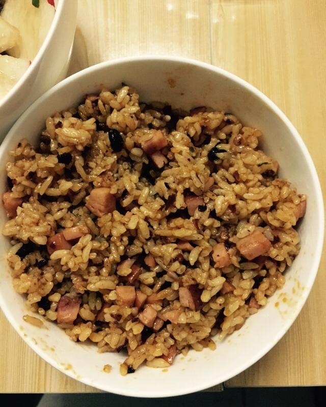 爱吃榴莲的怪蜀黍做的老干妈炒饭