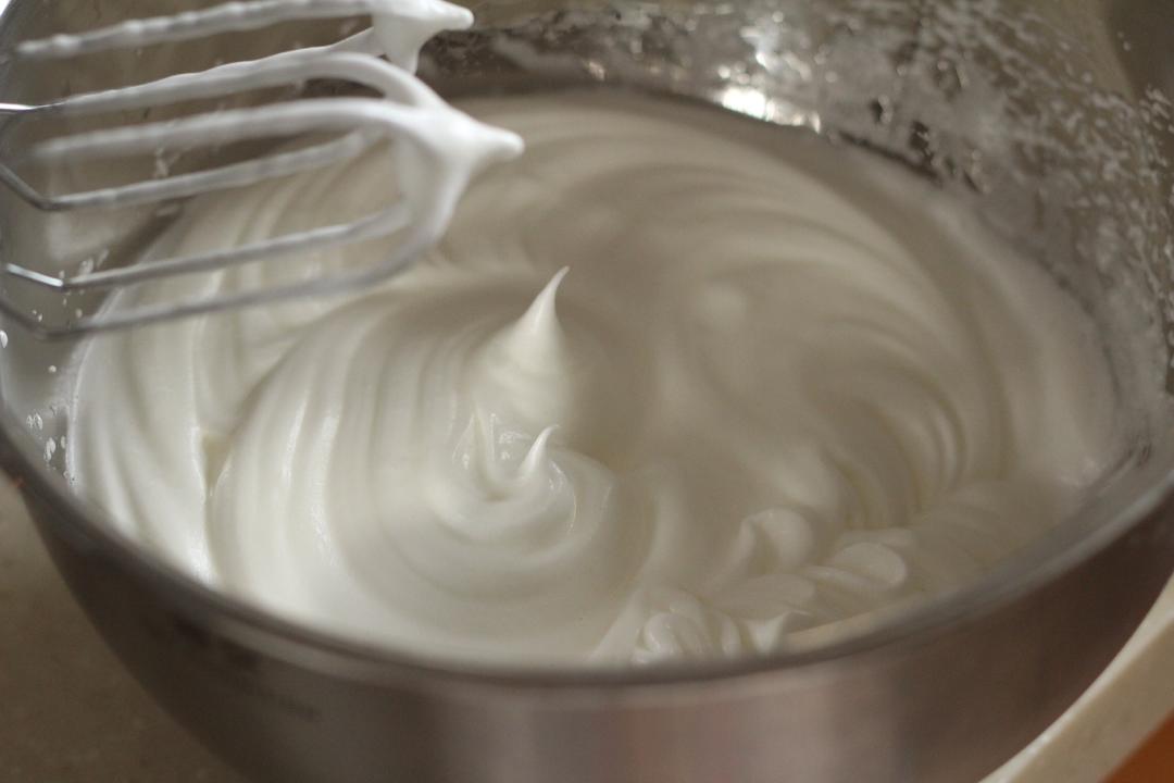 【马斯卡朋意大利香蕉蛋糕卷的做法步骤图】胖球闪电猴-制作