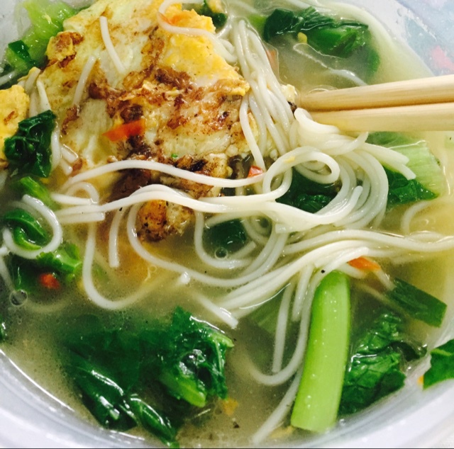 陈-阿抖做的青菜鸡蛋面