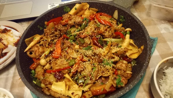 干锅干锅鸡龙做的干锅鸡赞嫩仔鸡,螃蟹,莲藕,洋葱,子姜,二超市水产荆条养土豆图片