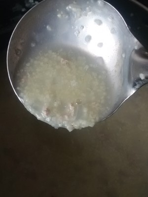肉沫白萝卜小米粥(宝宝辅食8+)