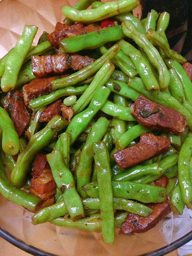 吃货不是我啊做的红烧肉炖豆角(绝对下饭)