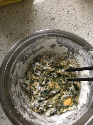 超简单的早餐 韭菜鸡蛋饼的做法 步骤5