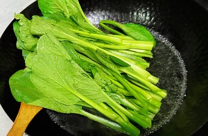 【孕妇食谱】蚝油菜心,绿色健康,爽口又下饭~的做法 步骤3
