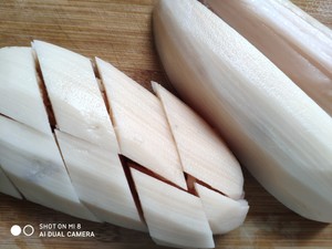鲍鱼小排莲藕汤的做法 步骤3