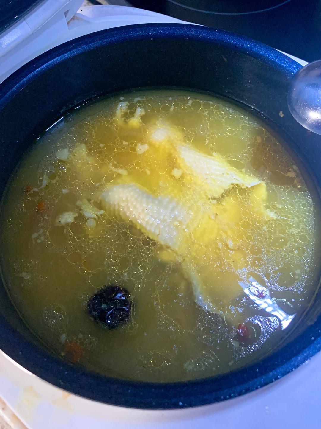 小米炖母鸡汤